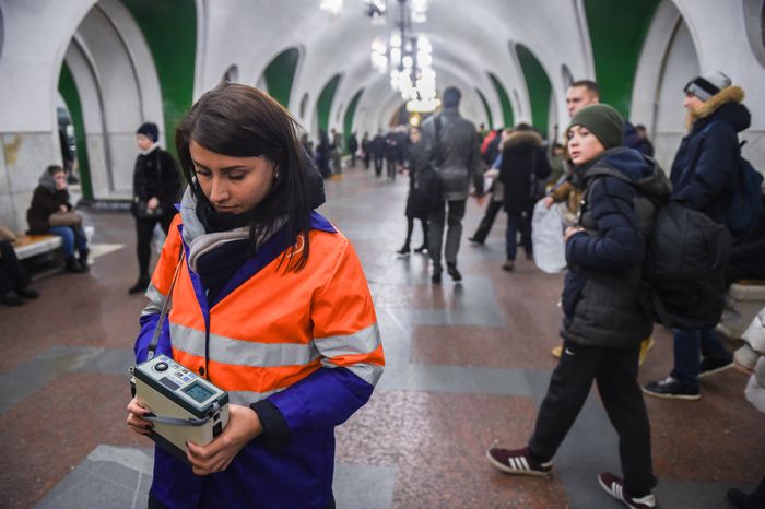 Проверка воздуха в Московском метрополитене