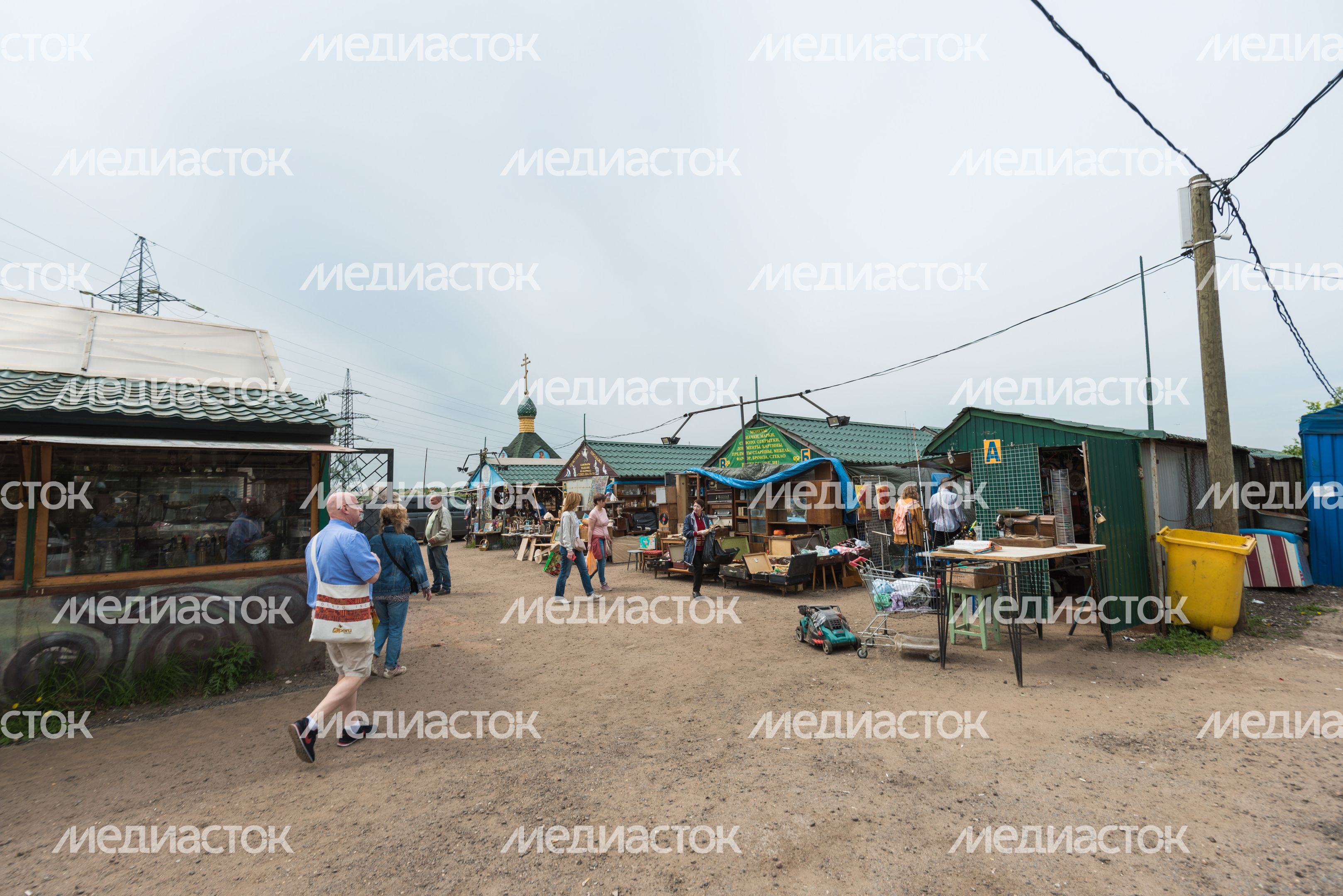 Блошиный рынок «Левша» в Новоподрезково