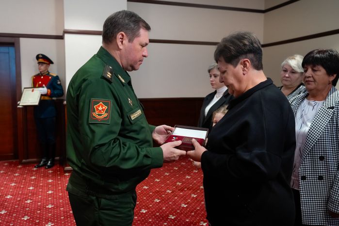 "Звезду Героя" передали семье погибшего на СВО бойца Алексея Стрижака