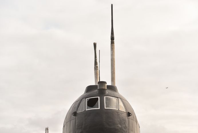 Памятник подводной лодке К-19 и виды села Никульское