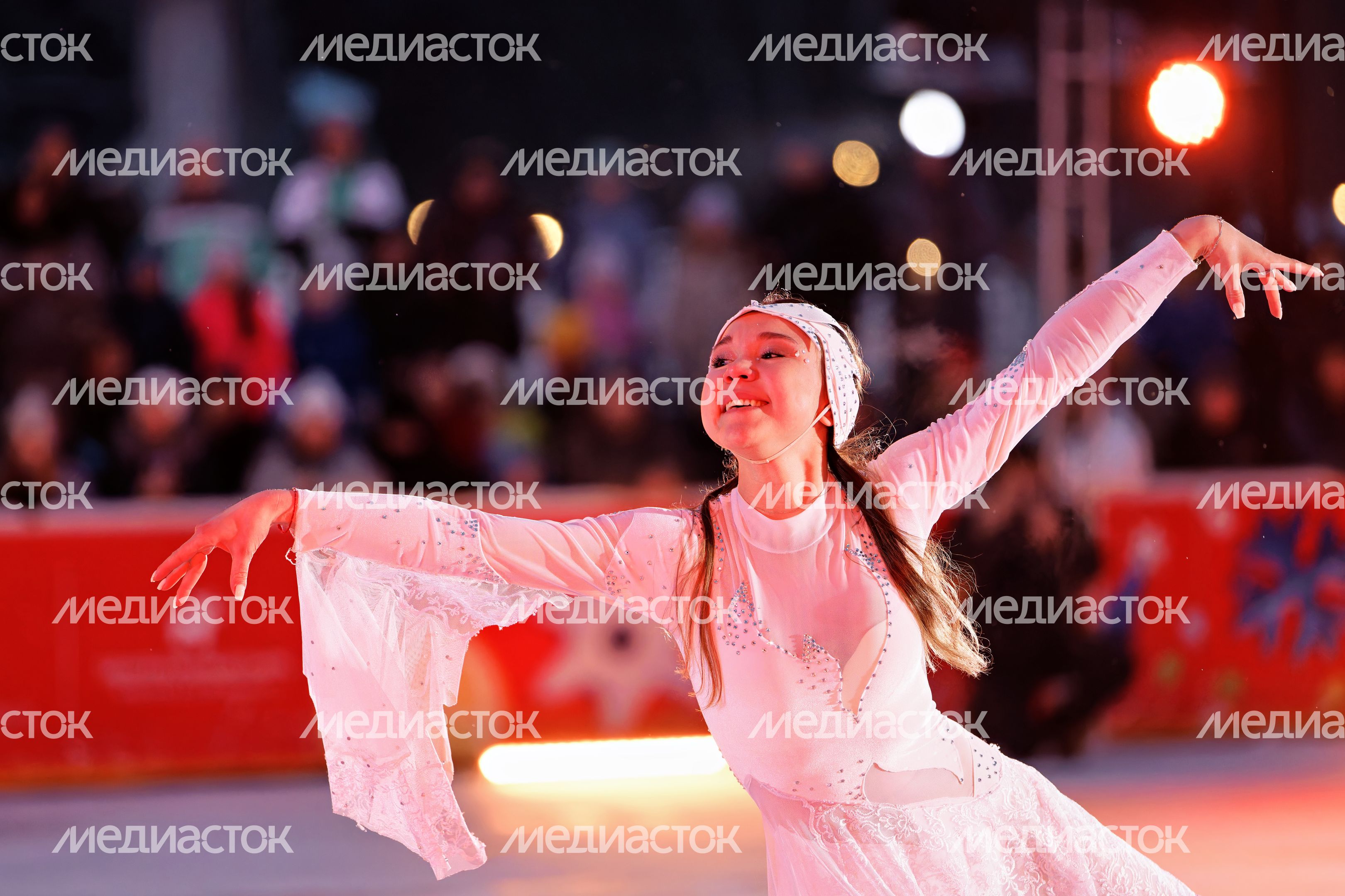 Спектакль на льду "Сказ о Руси" показали в Наро-Фоминске Спектакль на льду "Сказ о Руси" показали в Наро-Фоминске