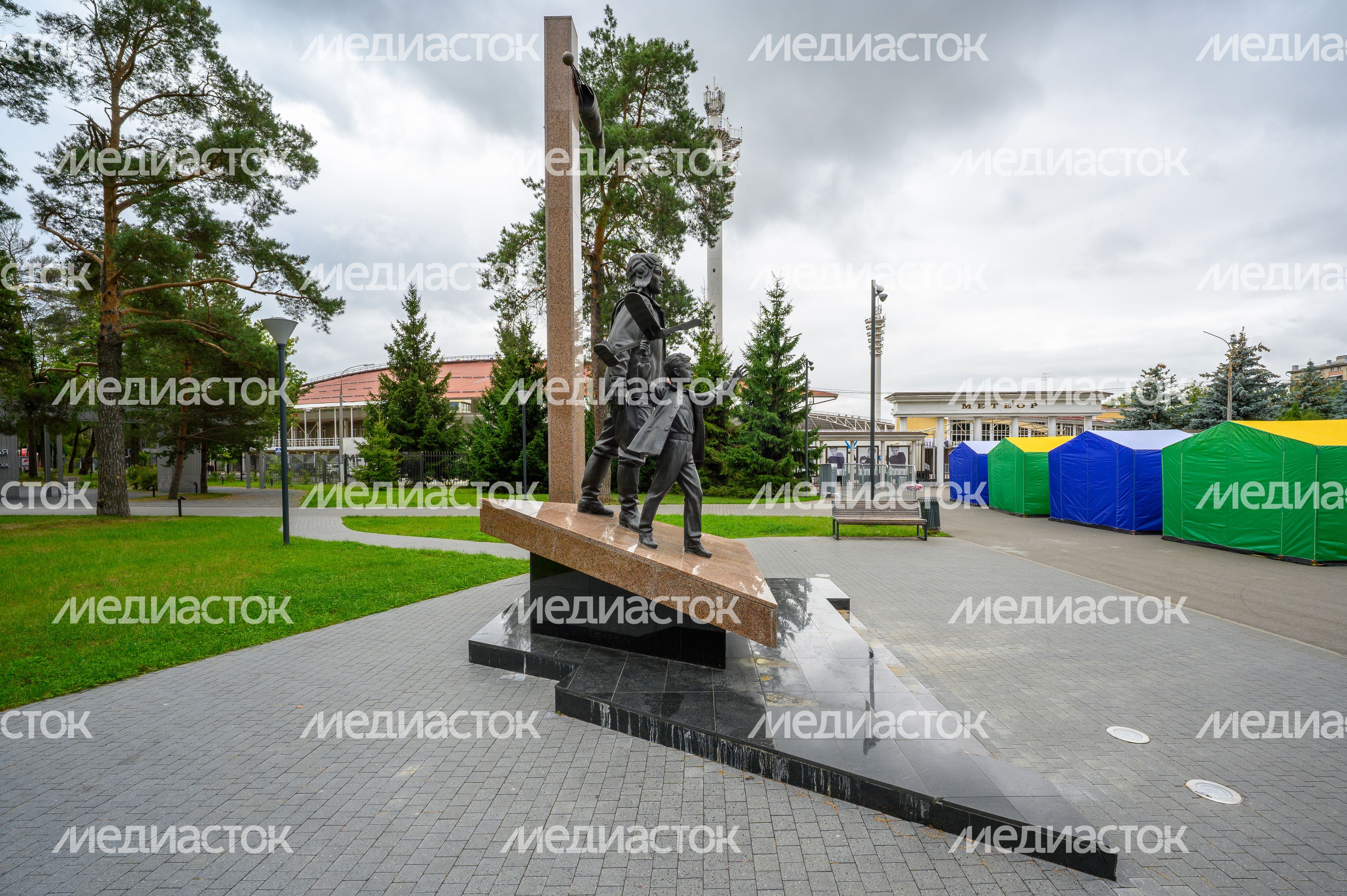 Скульптурная композиция «Авиаторы» в Жуковском