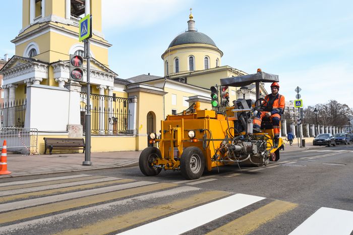 Нанесение дорожной разметки в Москве