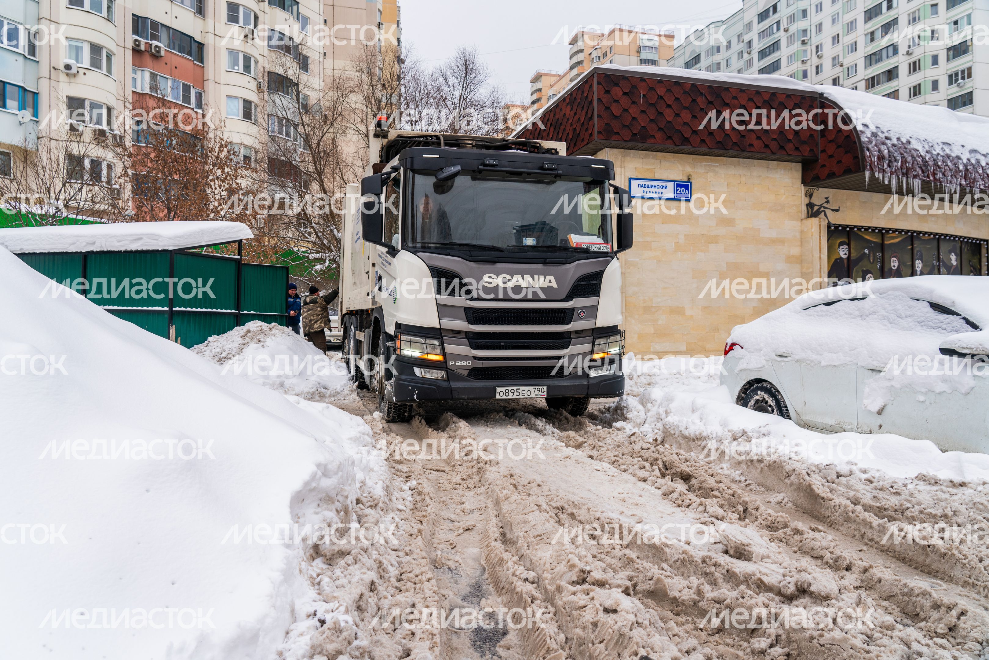 Работа мусоровозов зимой в Красногорске Работа мусоровозов зимой в Красногорске
