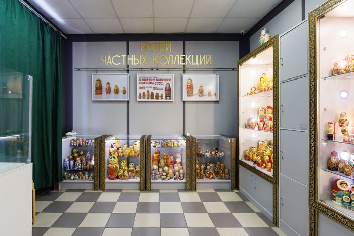 Выставка матрешек «В гостях у бабушки Матрены. Семья в сборе» в Музее частных коллекций Сергиева Посада
