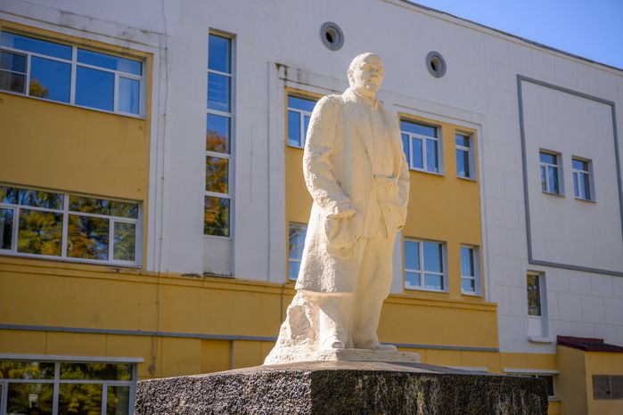 Памятник В.И. Ленину у Дворца культуры «Тепловозостроитель» в Коломне