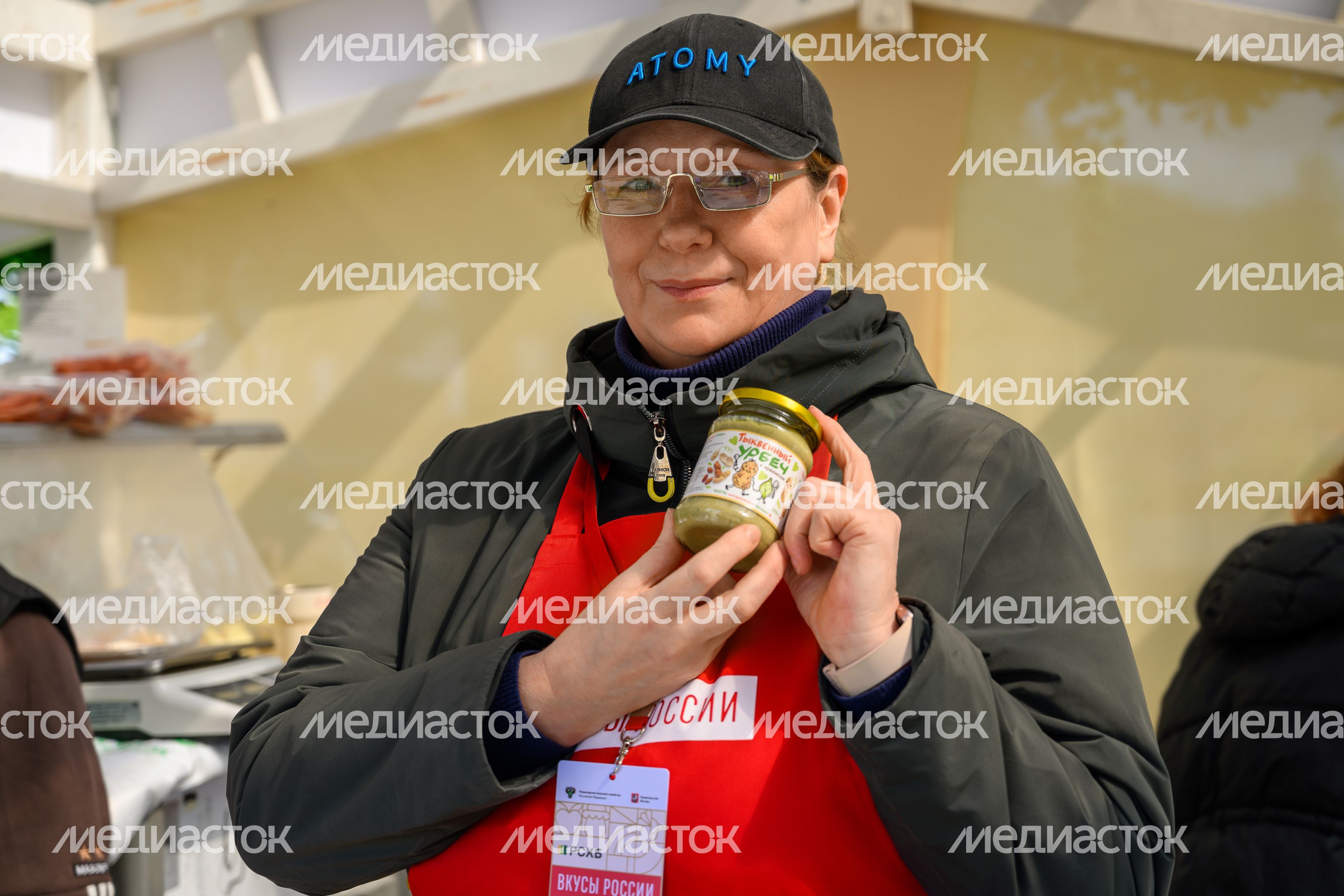 Ярмарка продуктов питания, произведенных в Подмосковье, на гастрономическом фестивале «Вкусы России» 2026 на ВДНХ