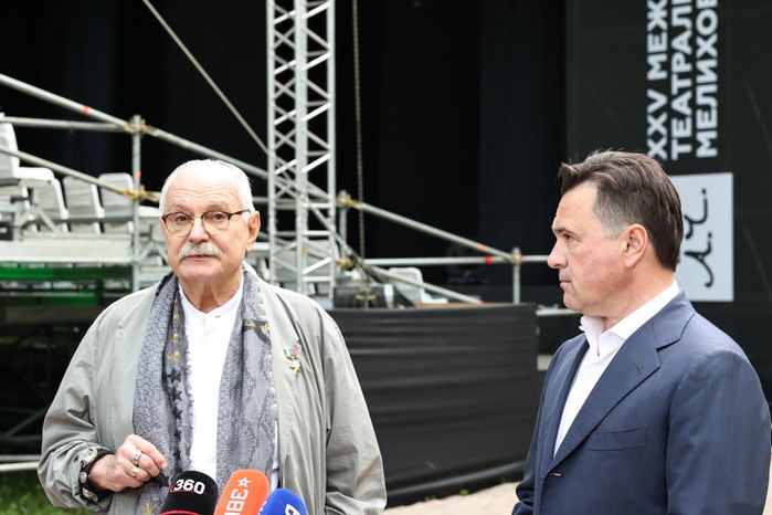Андрей Воробьев посетил юбилейный фестиваль "Мелиховская весна" в Чехове