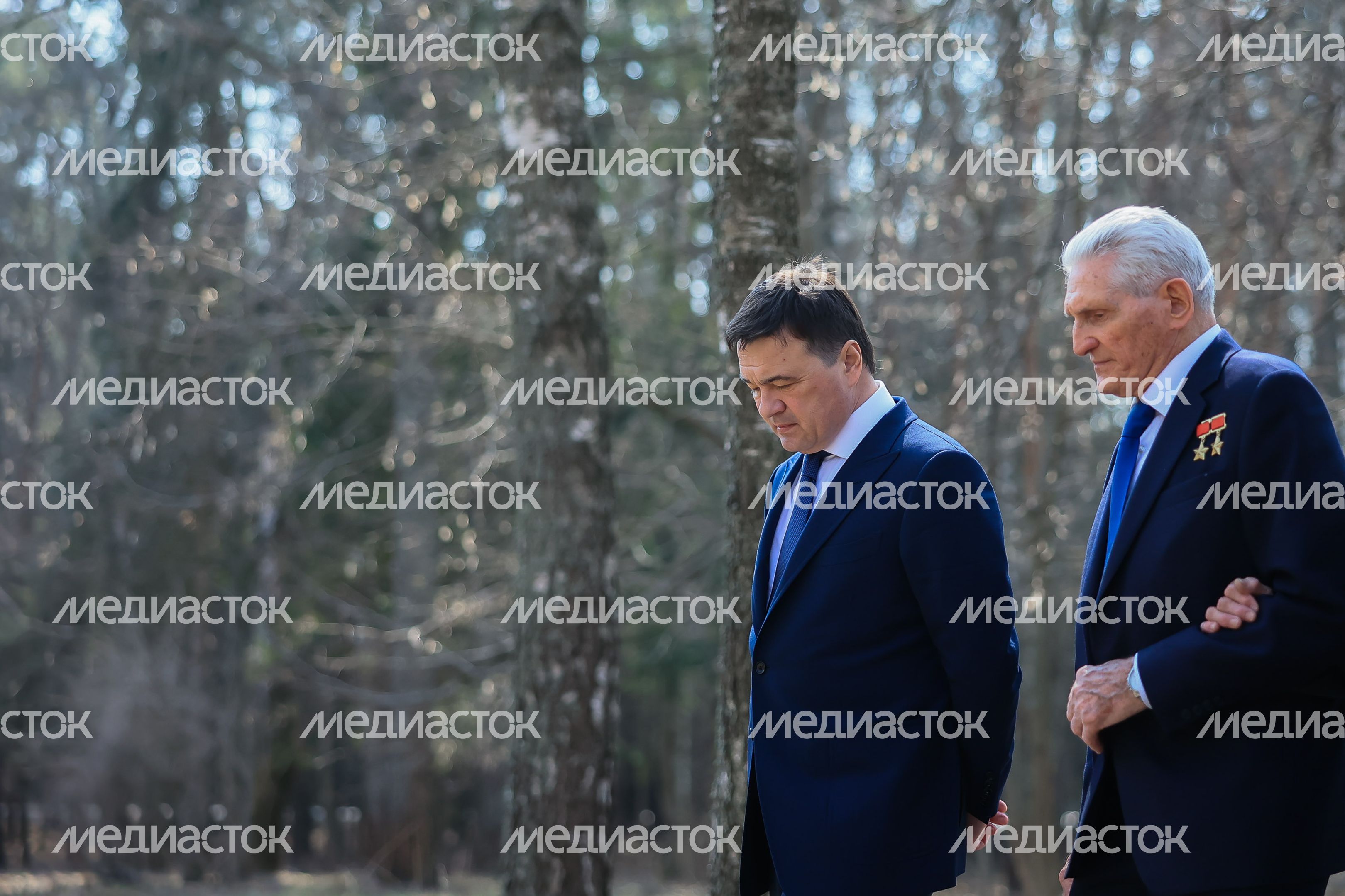 Посещение губернатором космонавта первого отряда