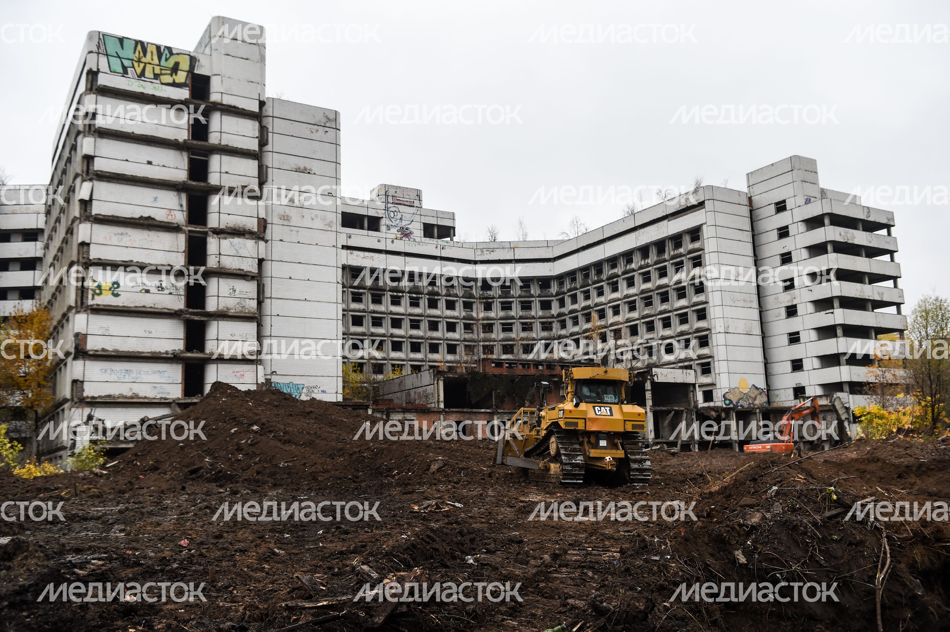 Начало работ по демонтажу Ховринской заброшенной больницы