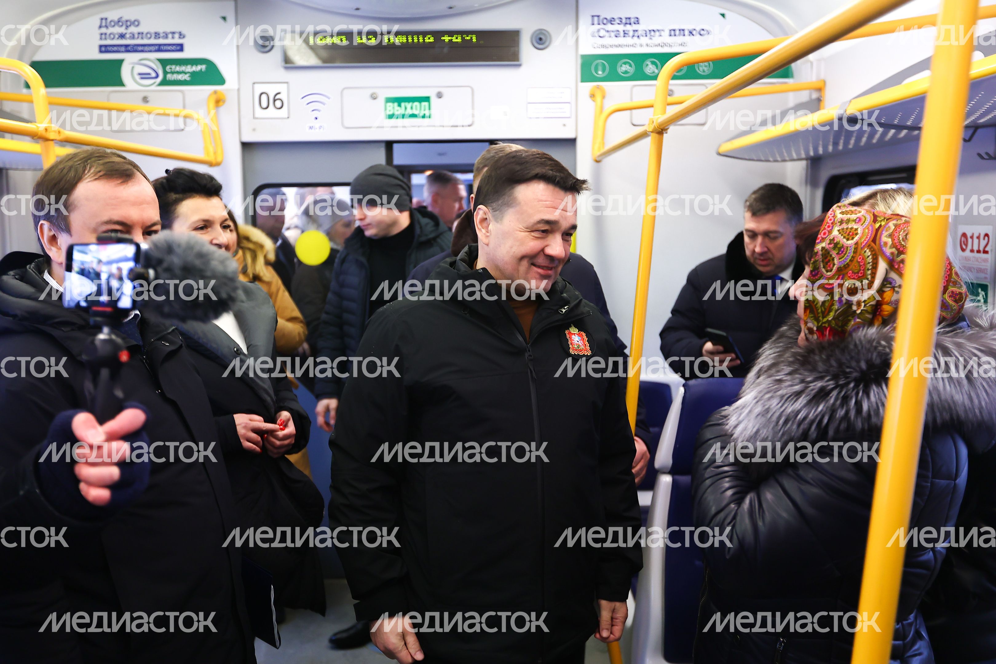 Поездка губернатора Подмосковья в электричке
