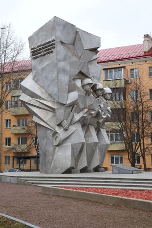 Памятник подольским курсантам