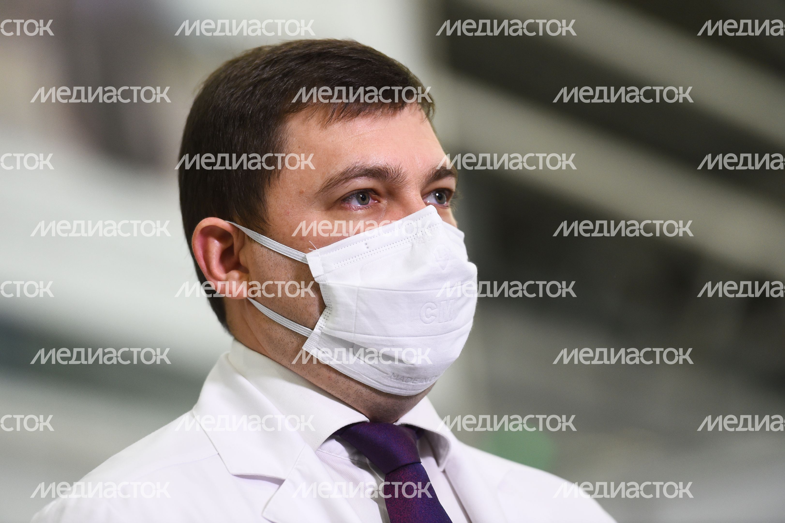 Медицинский центр для больных с коронавирусом, организованный в павильонах Конгрессно-выставочного центра в Кубинке