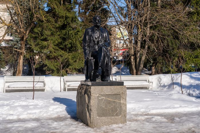 Памятник А. П. Чехову в Чехове