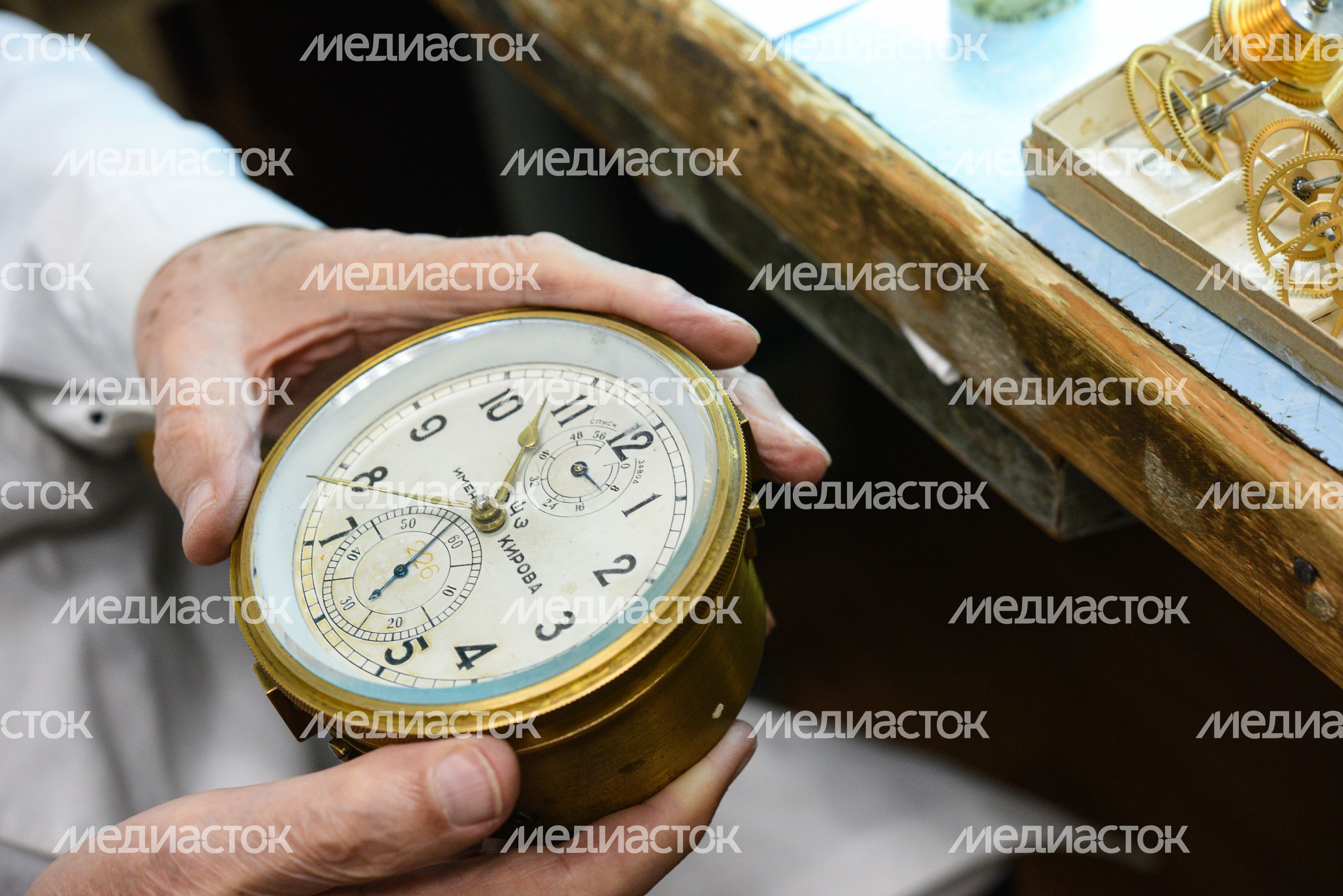 Часовой Завод «Полет-Хронос»