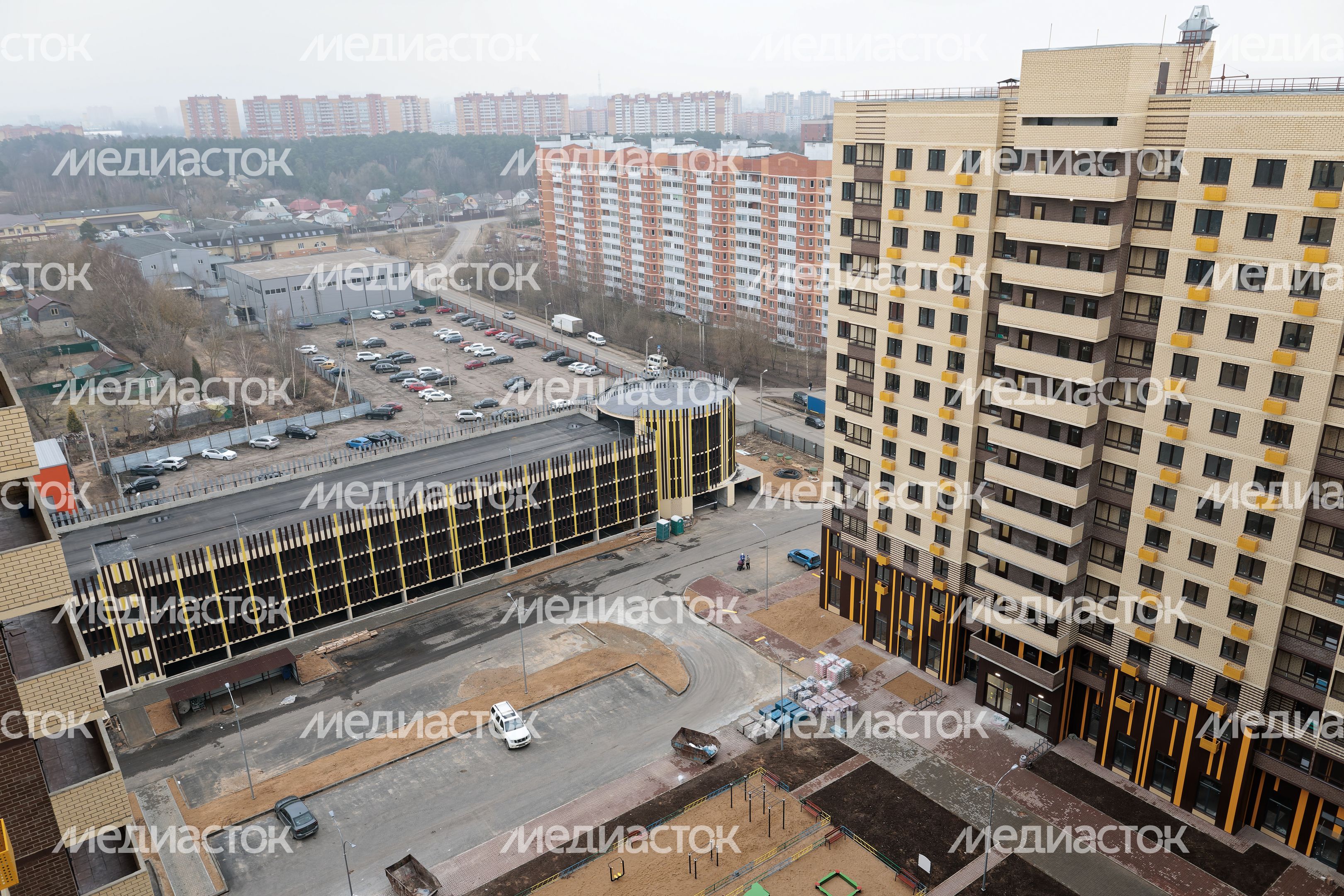 Наземный паркинг на 386 машино-мест в ЖК «Шоколад» в Дмитрове Наземный паркинг на 386 машино-мест в ЖК «Шоколад» в Дмитрове