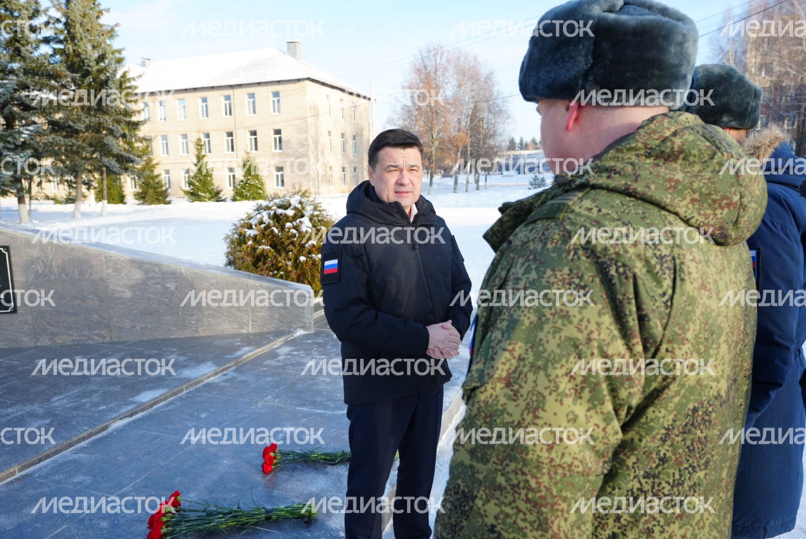 Возложение цветов к мемориалу погибших десантников Губернатором Подмосковья