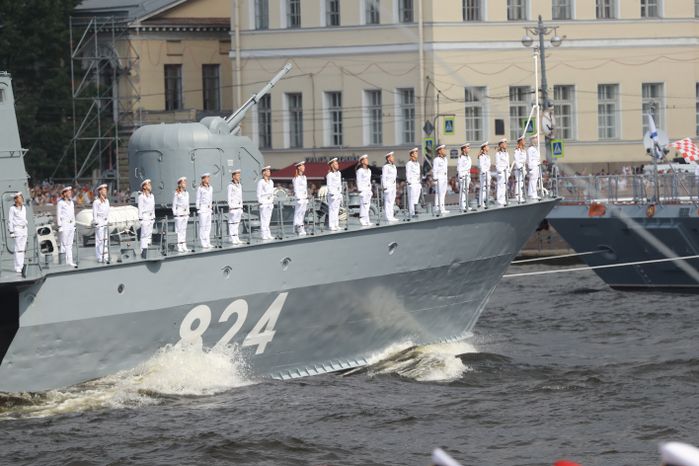 Главный парад Военно-Морского Флота в Санкт-Петербурге