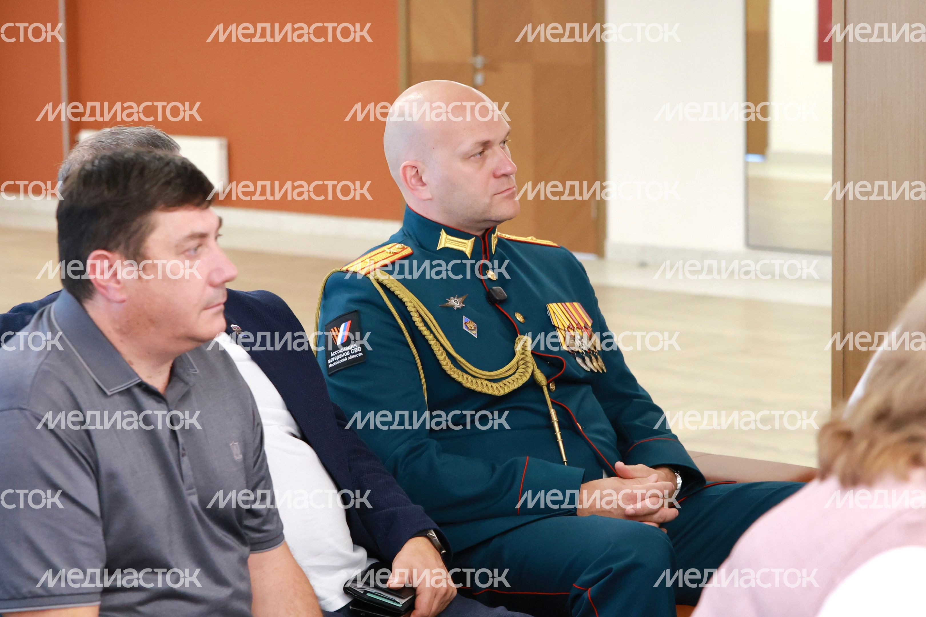 Жители округа Домодедово на встрече с губернатором Андреем Воробьевым в Городском дворце культуры «Мир»