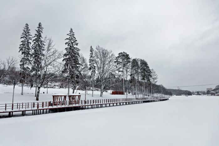 Зима на набережной реки Синичка в Красногорске