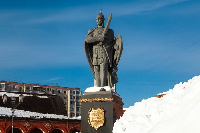 Памятник Дмитрию Донскому в городе Дзержинский