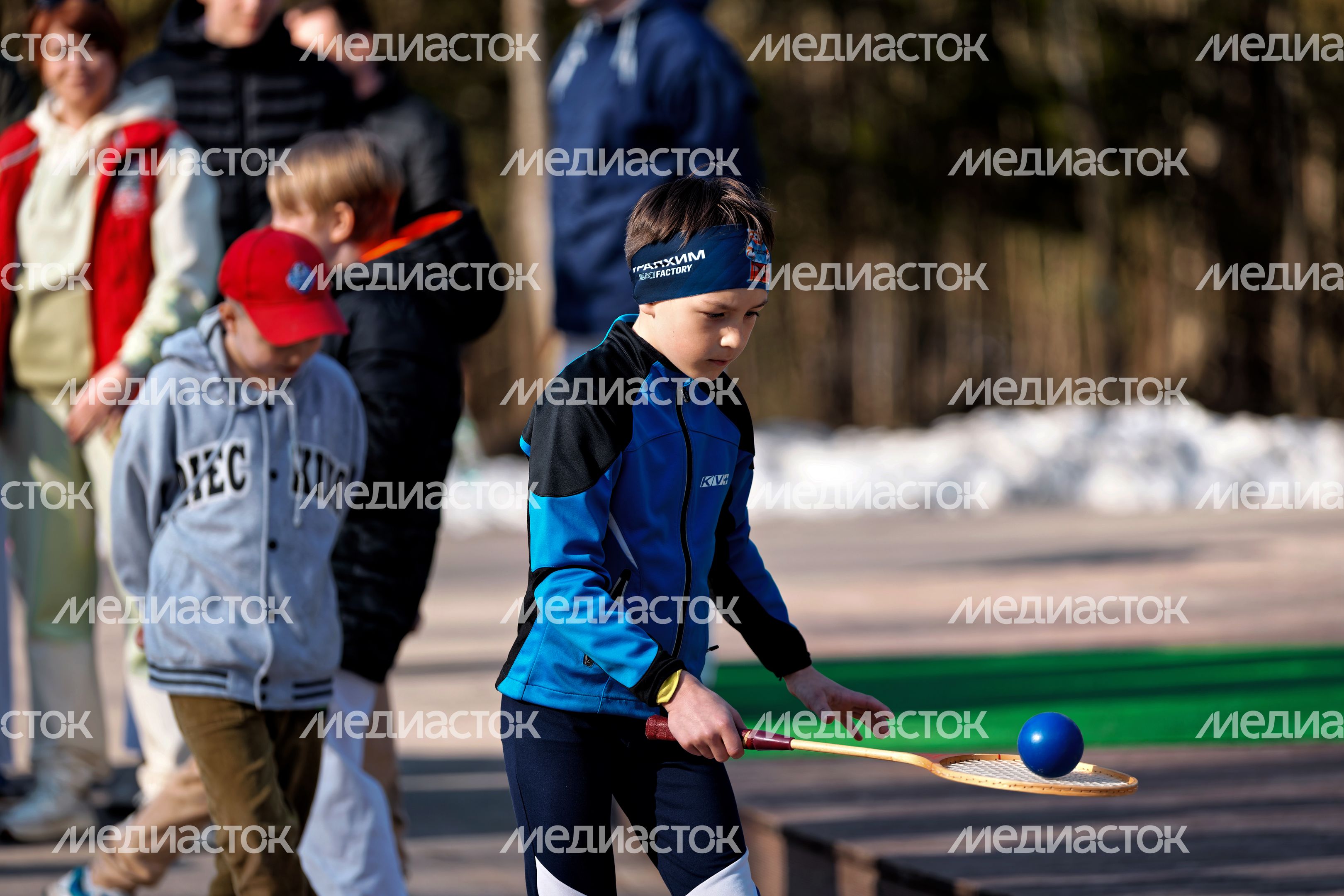 Эстафета для детей в лесопарке «Соколиная гора» на фестивале «Весенний марафон спорта» в Истре