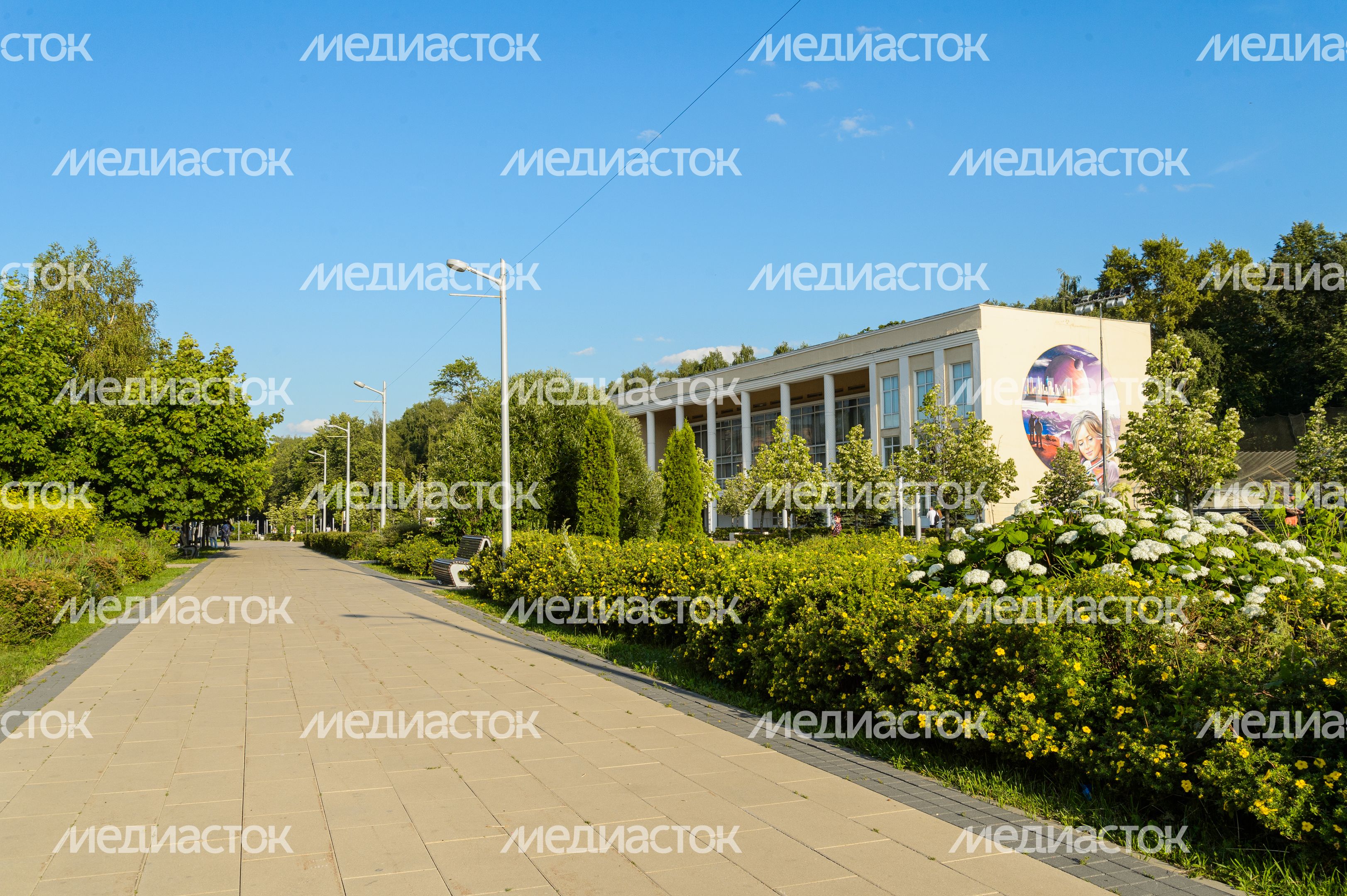 Королев. Сквер Покорителей космоса Королев. Сквер Покорителей космоса