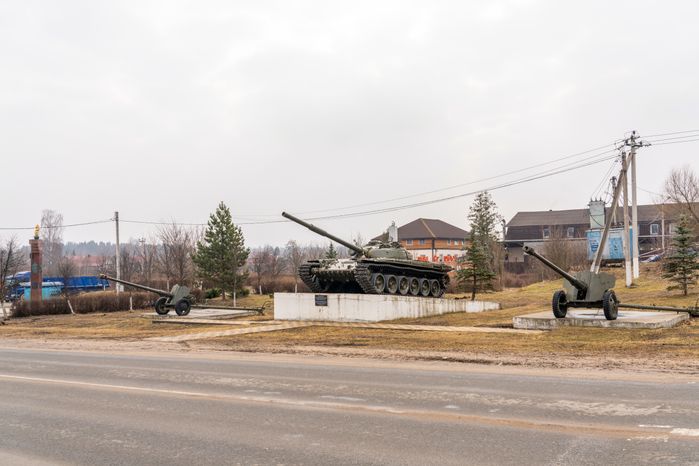 Памятник военной технике в п. Колюбакино Рузского округа