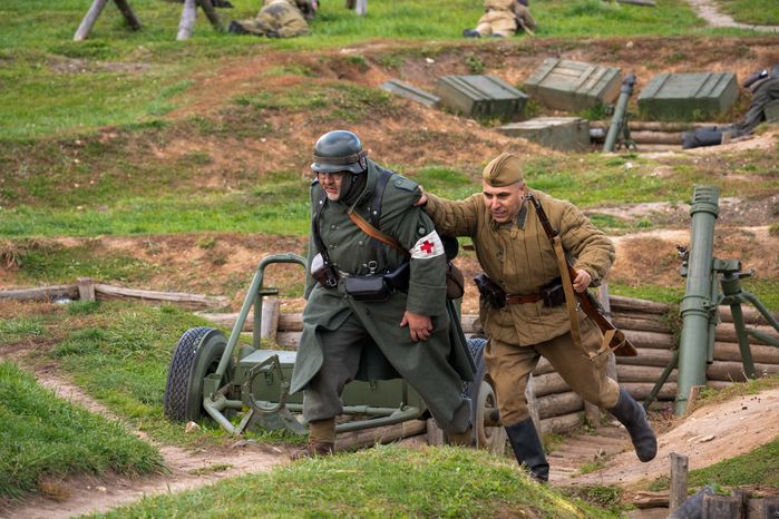 Военно-историческая реконструкция «Последний провыв. Суровая осень 41-го года» в Центральном парке «Патриот»