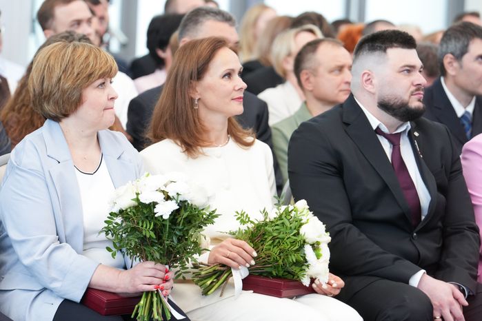 Подмосковных медиков поздравили с профессиональным праздником