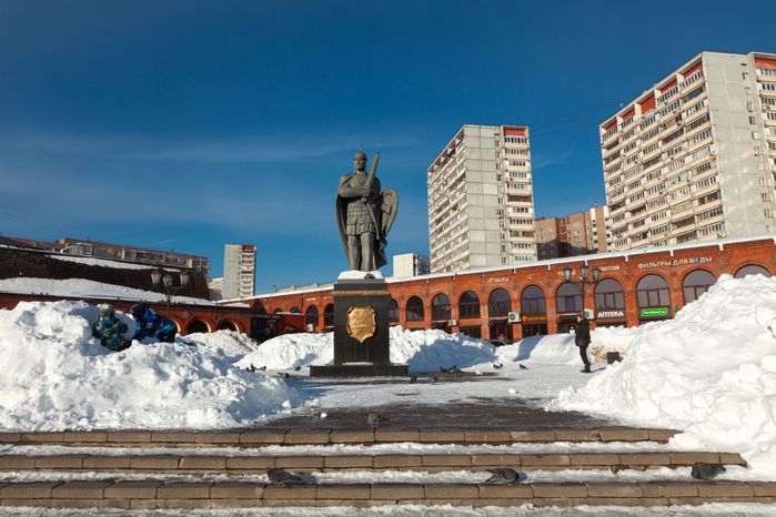 Памятник Дмитрию Донскому в городе Дзержинский