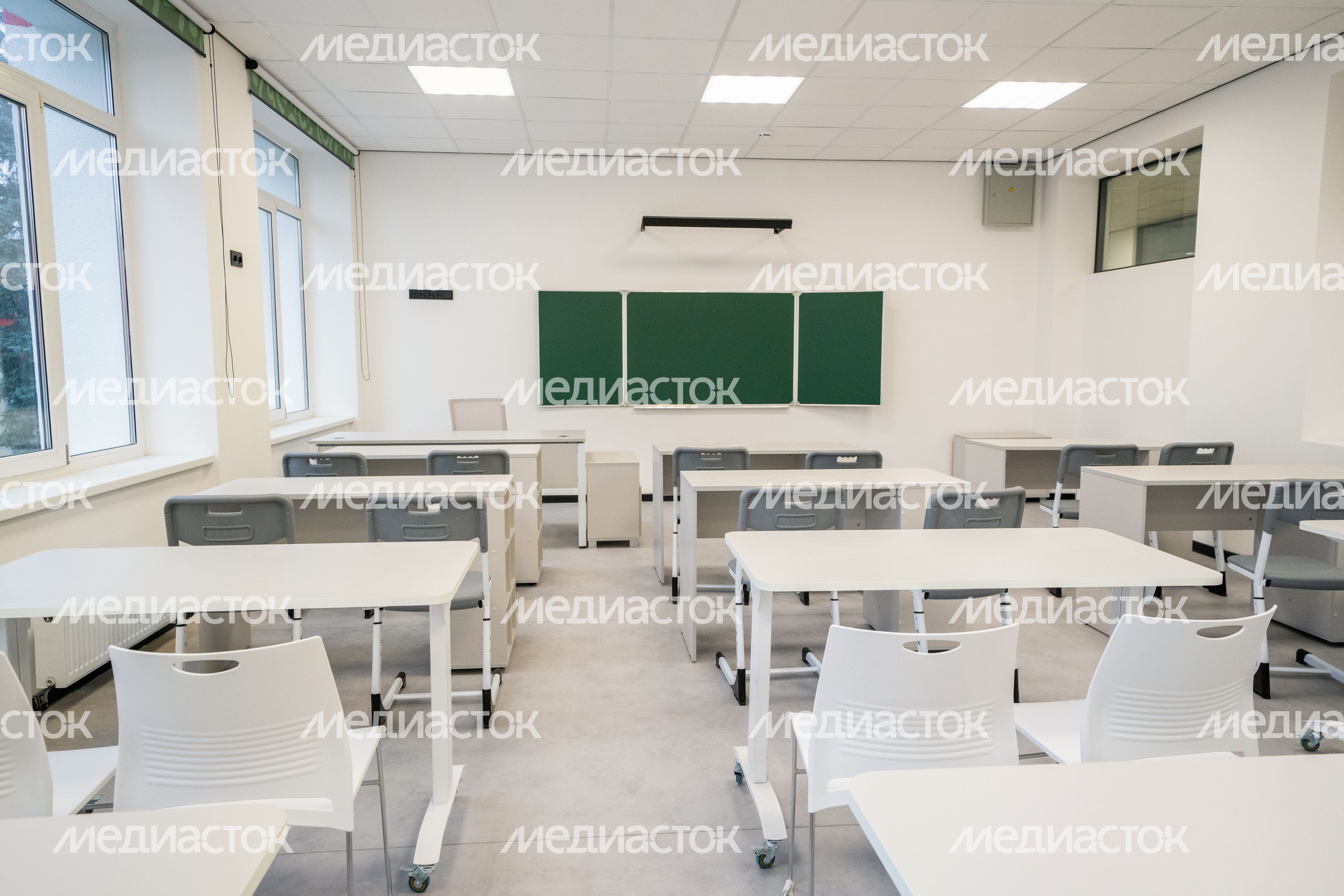 Учебный класс во втором отделении лицея им. Д.И. Менделеева в Клину после капитального ремонта Учебный класс во втором отделении лицея им. Д.И. Менделеева в Клину после капитального ремонта