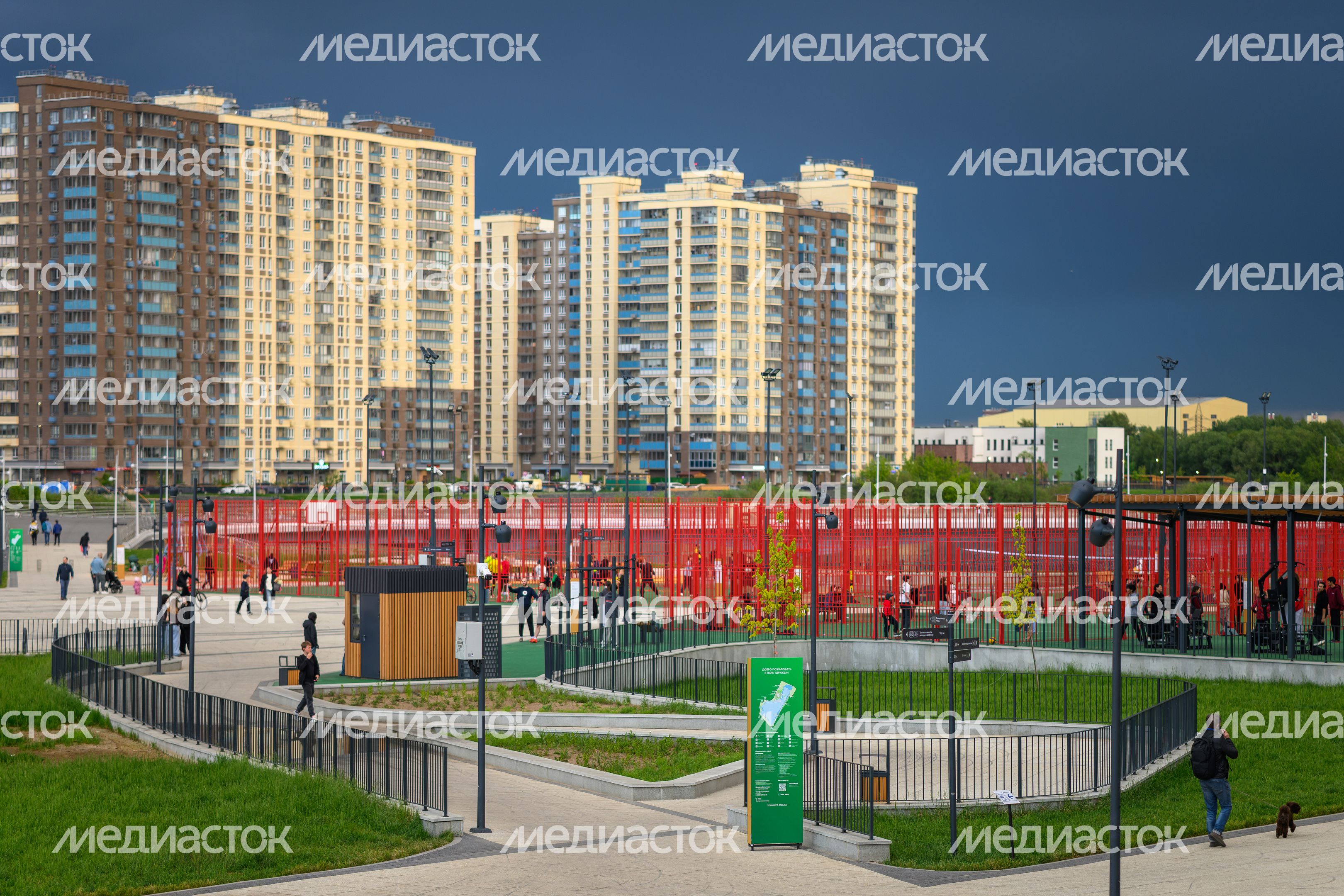 Парк «Дружба» у озера Черное в микрорайоне Зенино в Люберцах