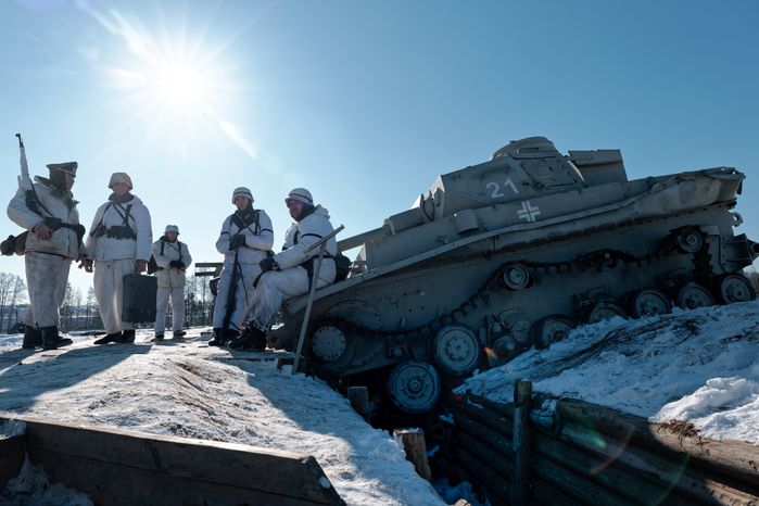 Военно-историческая реконструкция битвы за Сталинград у храма ВС РФ в Кубинке