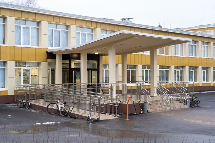 Школа «Содружество» в городе Высоковск округа Клин