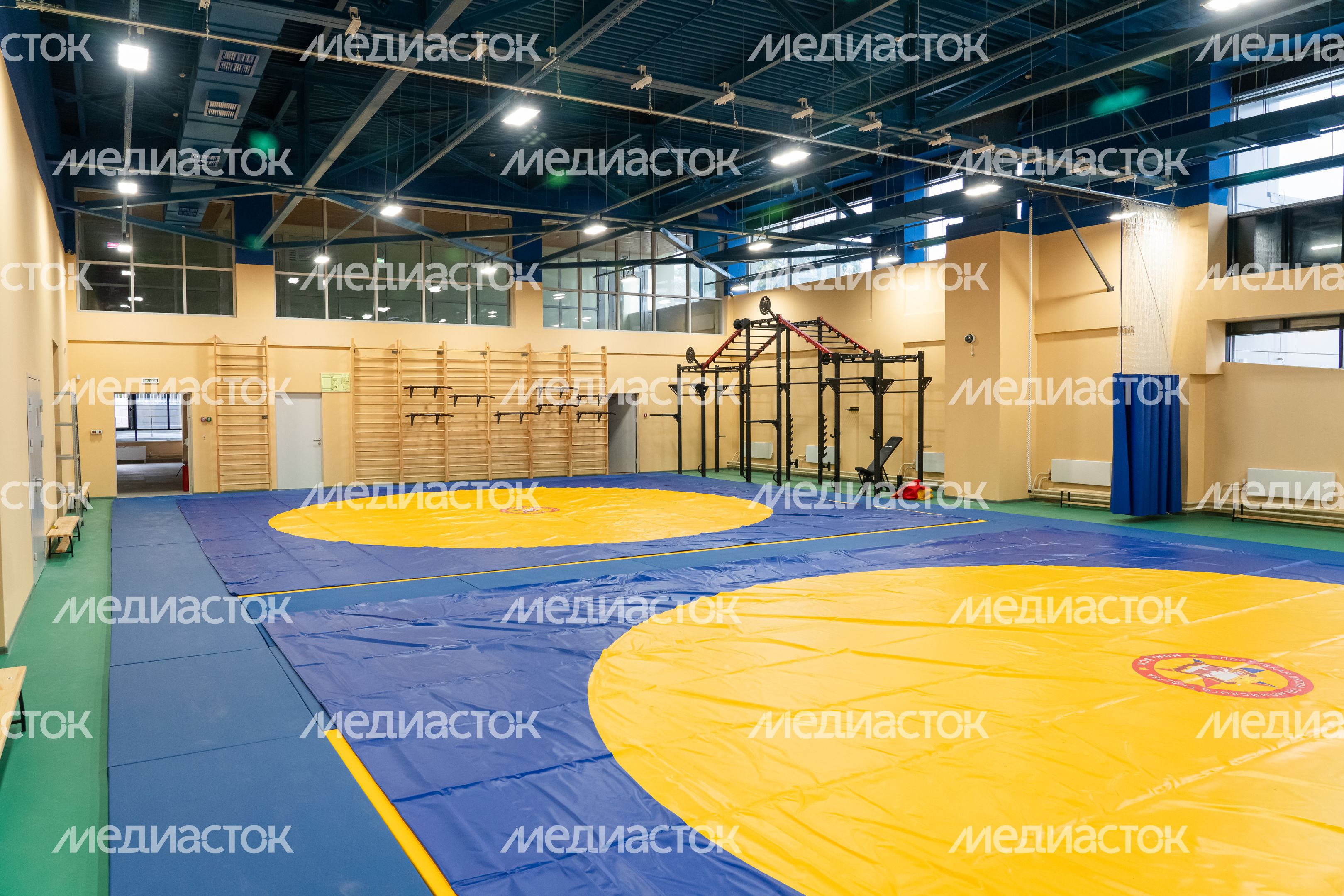 Зал для единоборств в физкультурно‑оздоровительном комплексе «Арсенал» Зал для единоборств в физкультурно‑оздоровительном комплексе «Арсенал»
