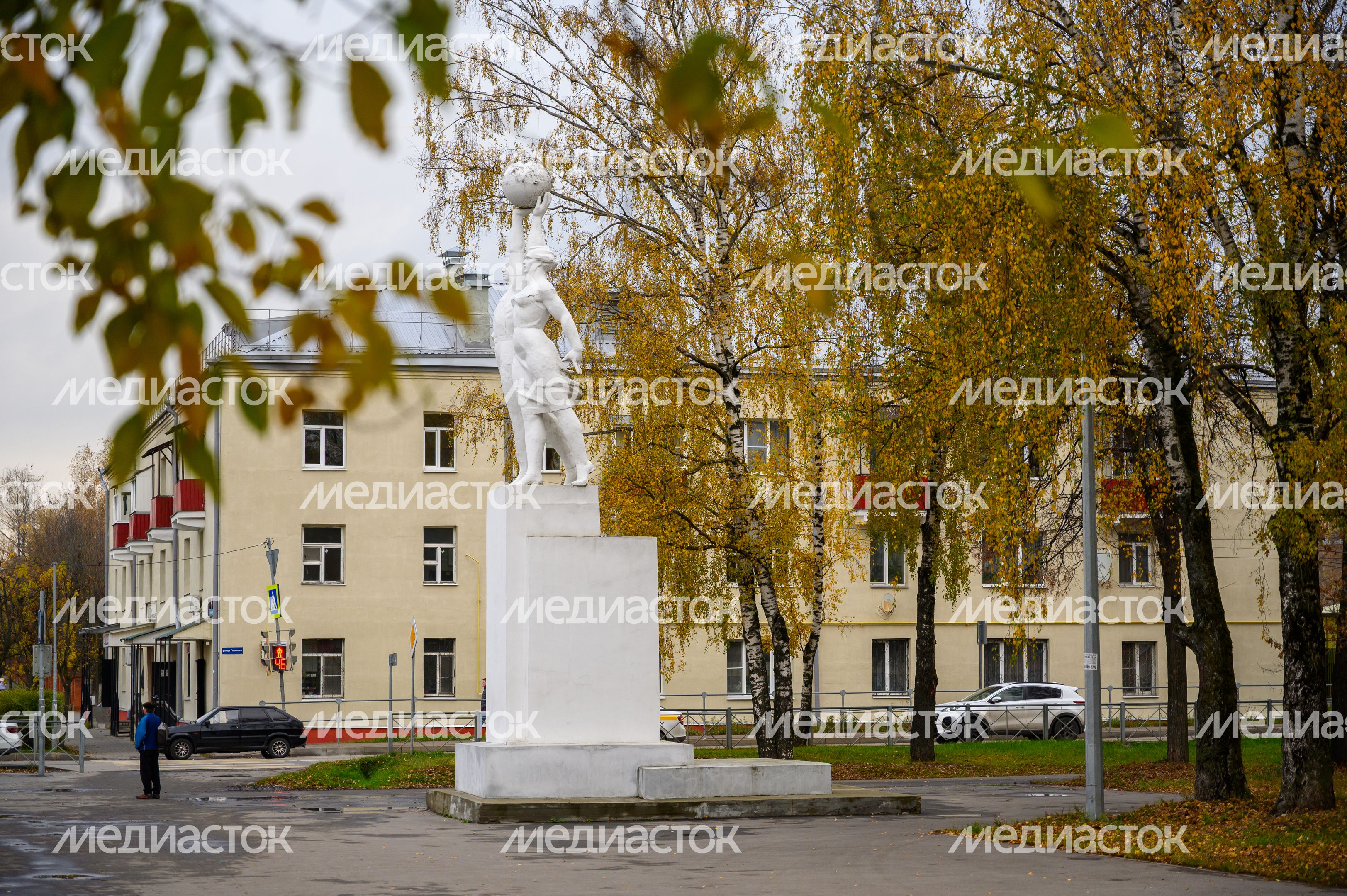 Памятник «Покорителям космоса» в Егорьевске Памятник «Покорителям космоса» в Егорьевске