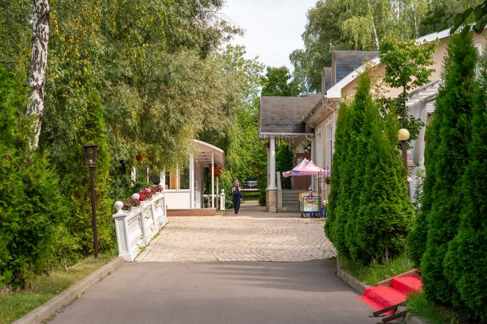 Набережная Городского пруда на улице 40 лет Октября в Лобне