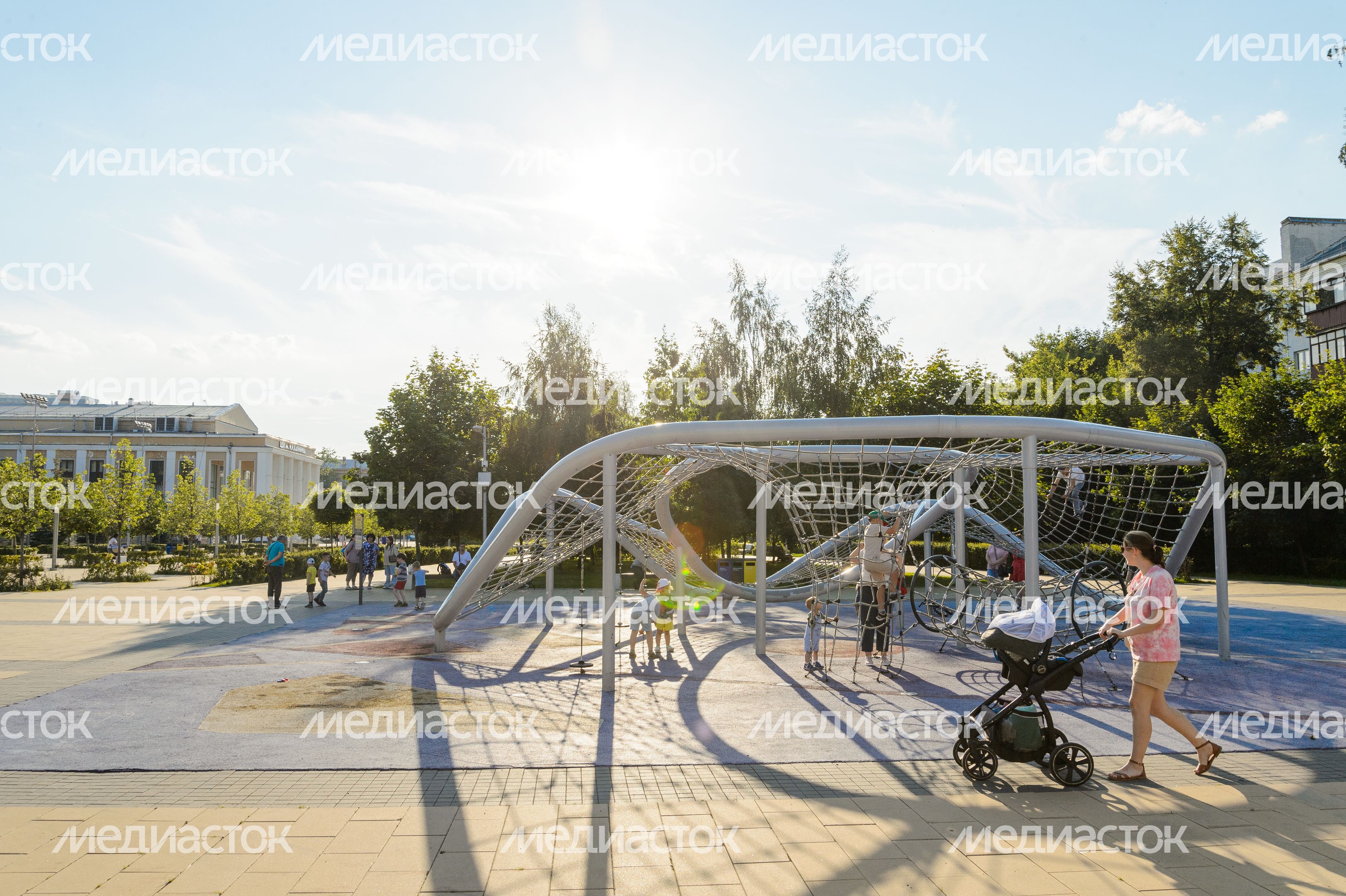 Королев. Сквер Покорителей космоса Королев. Сквер Покорителей космоса
