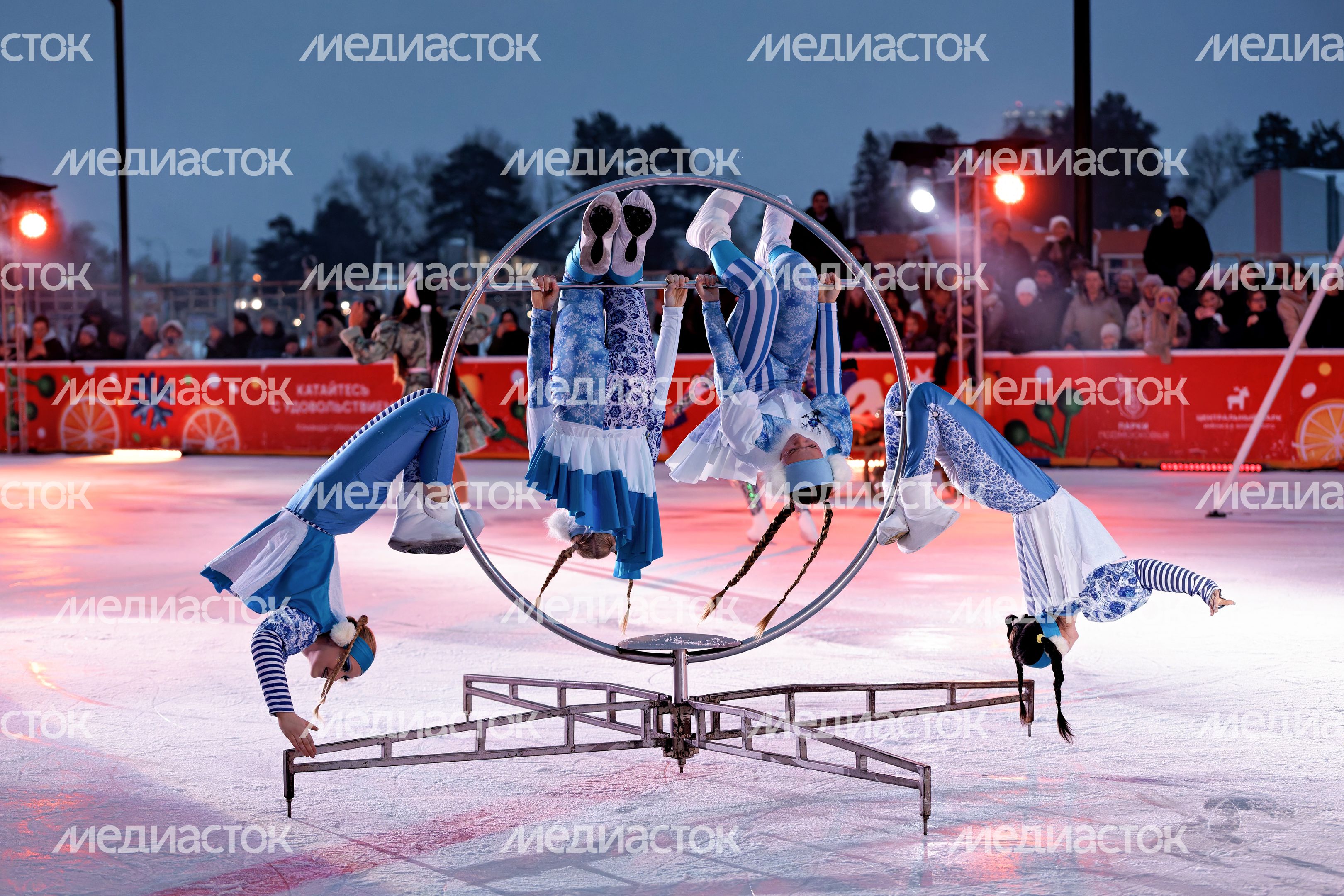 Спектакль на льду "Сказ о Руси" показали в Наро-Фоминске Спектакль на льду "Сказ о Руси" показали в Наро-Фоминске