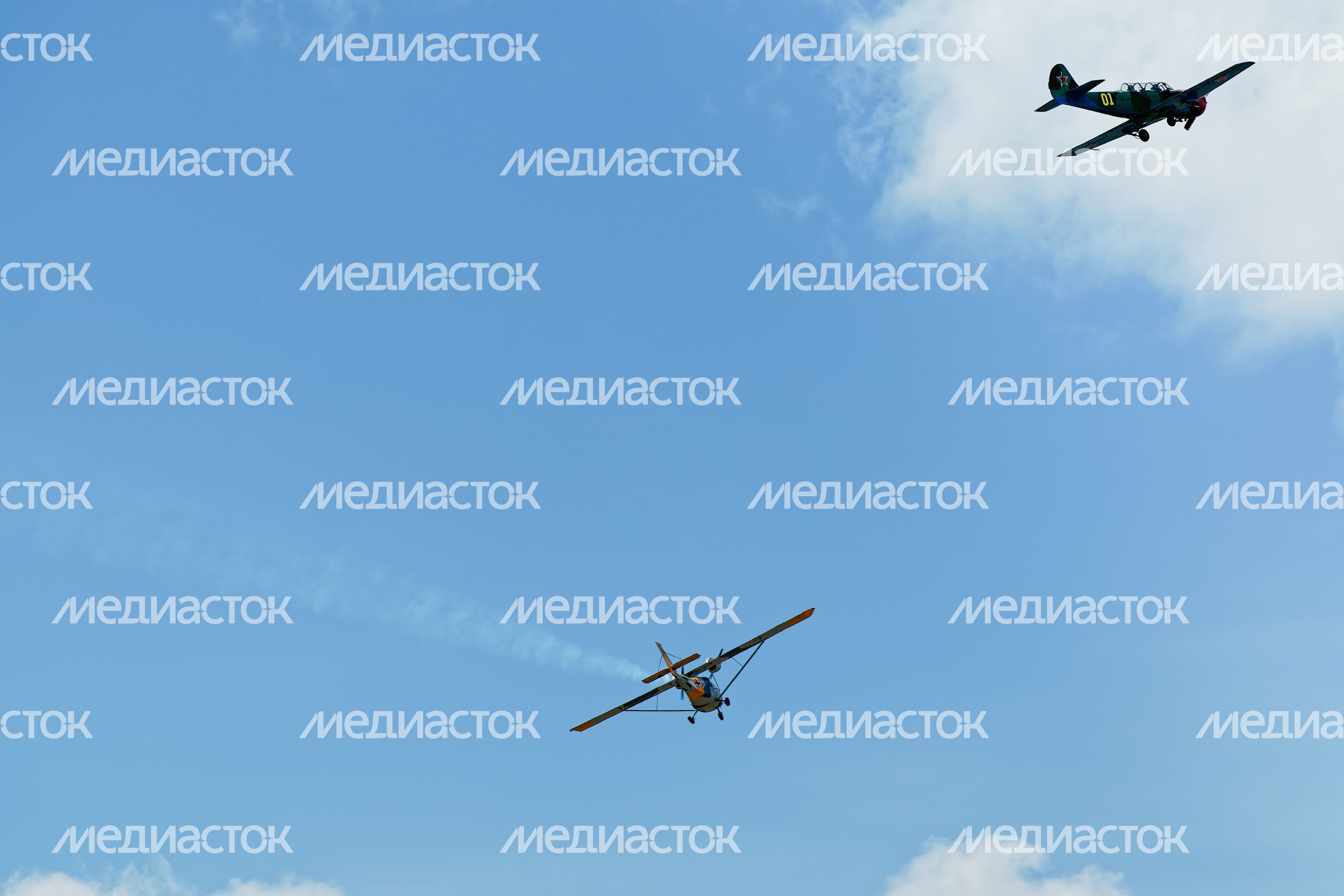 Военно-историческая реконструкция боя Великой Отечественной войны с техникой и авиацией в парке «Патриот» Одинцовского округа Военно-историческая реконструкция боя Великой Отечественной войны с техникой и авиацией в парке «Патриот» Одинцовского округа