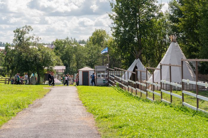 Животные на зооферме "Шихово" в Дмитровском округе