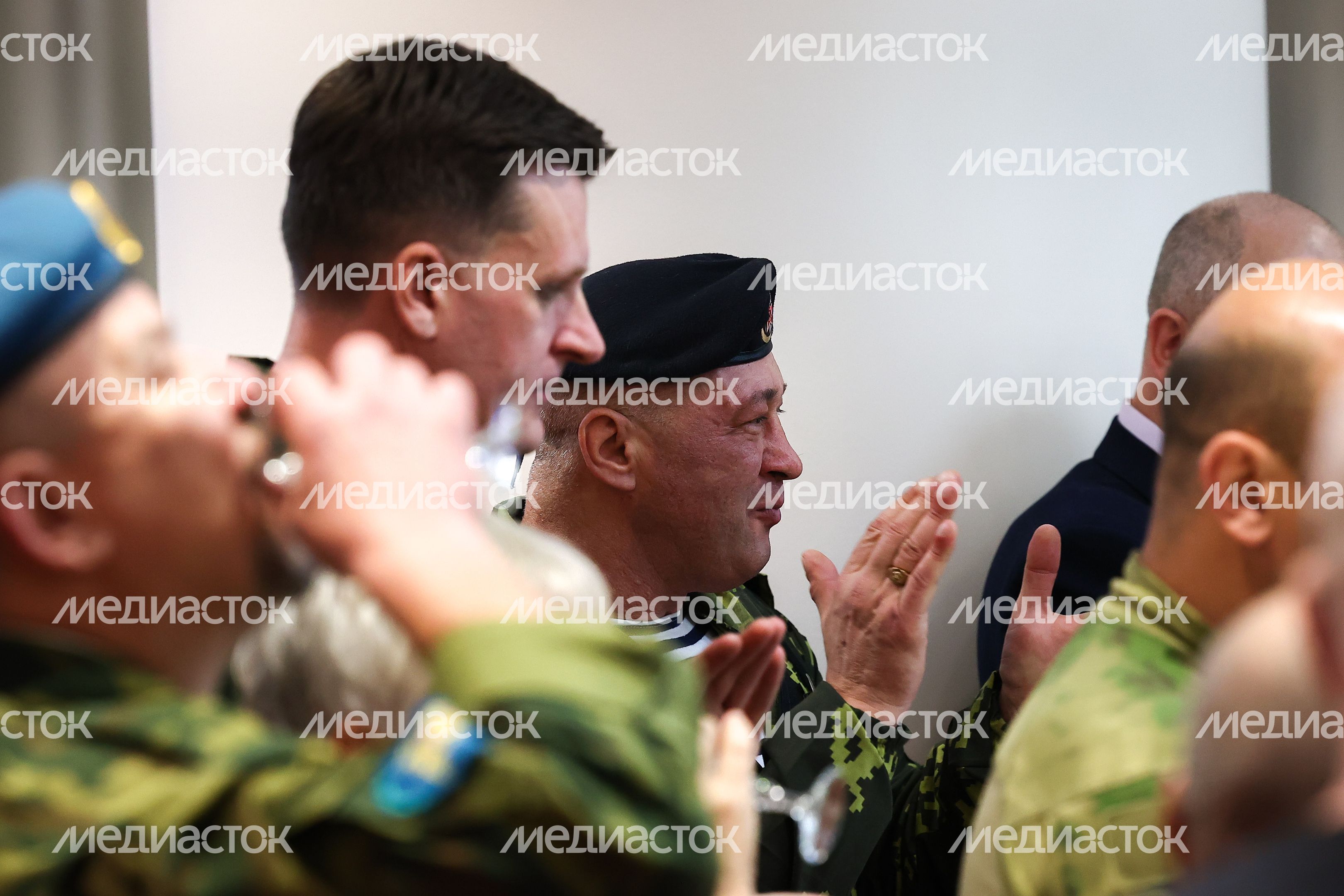 Награждение добровольцев из отряда «БАРС» Губернатором Подмосковья