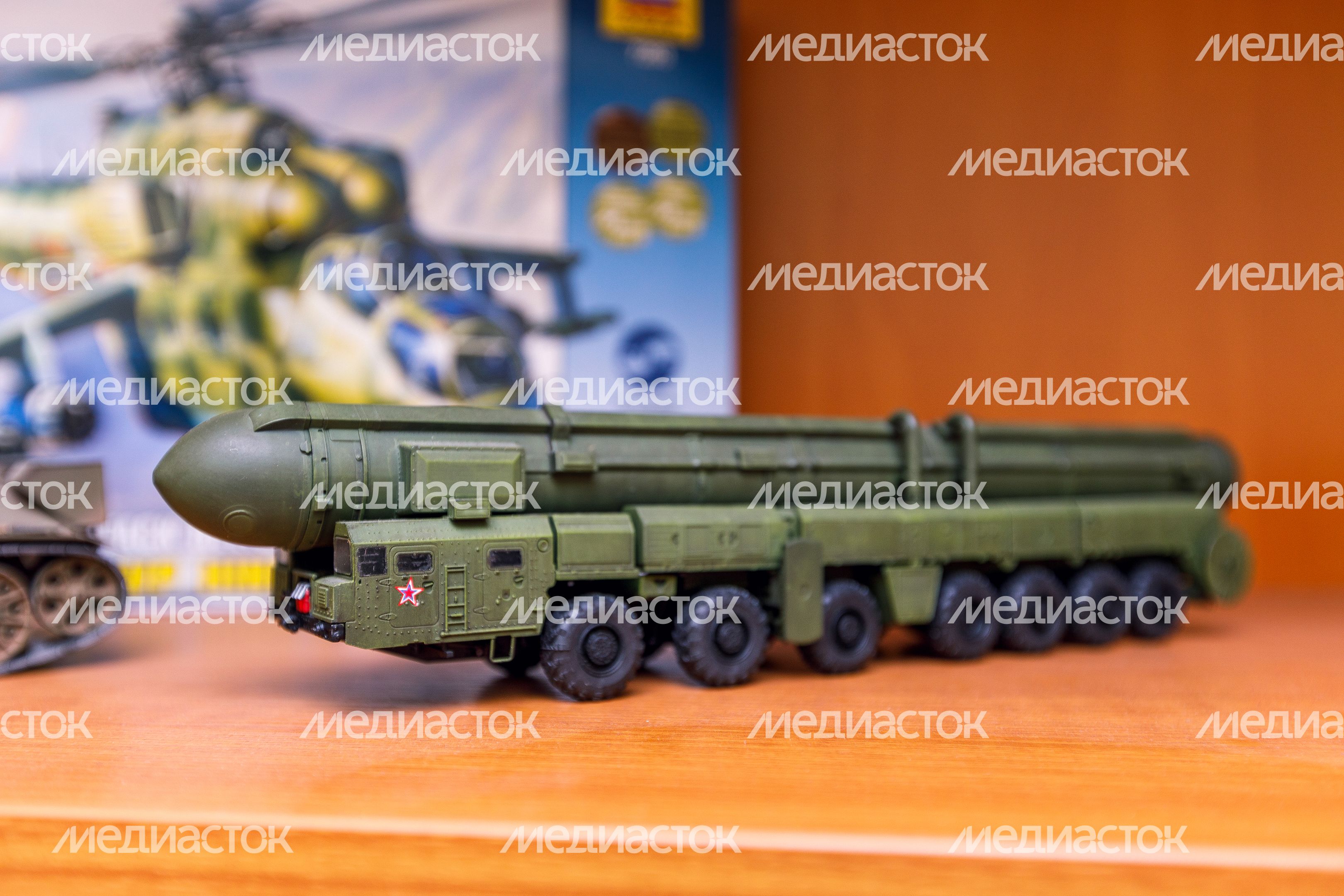 Производство игрушек и сборных моделей на лобненском предприятии "Звезда"