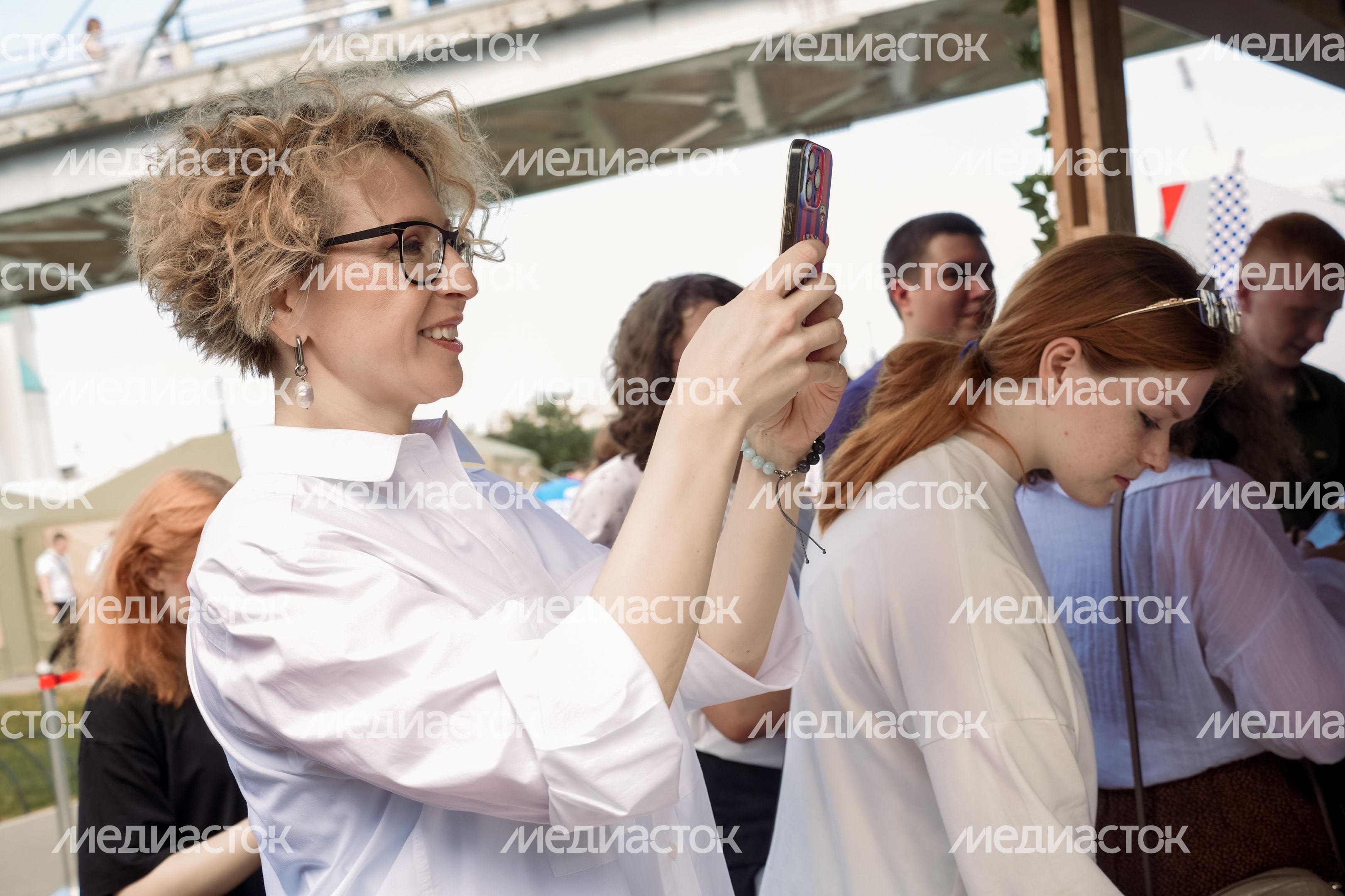 Яна Чурикова на фестивале "Волонтеров Подмосковья" в Красногорске Яна Чурикова на фестивале "Волонтеров Подмосковья" в Красногорске
