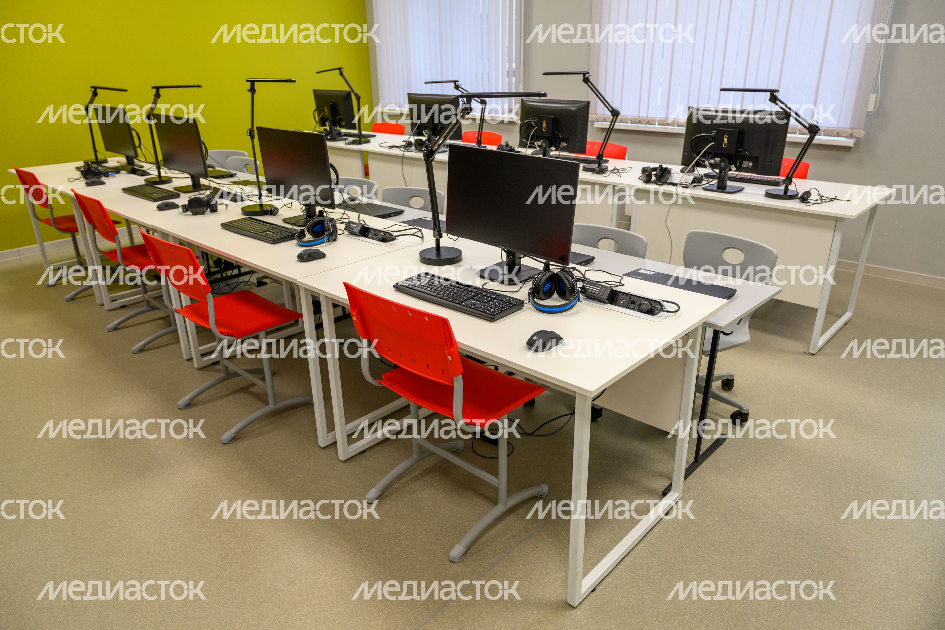 Компьютерный класс в основном здании Центра образования №1 Красноармейска после капитального ремонта Компьютерный класс в основном здании Центра образования №1 Красноармейска после капитального ремонта