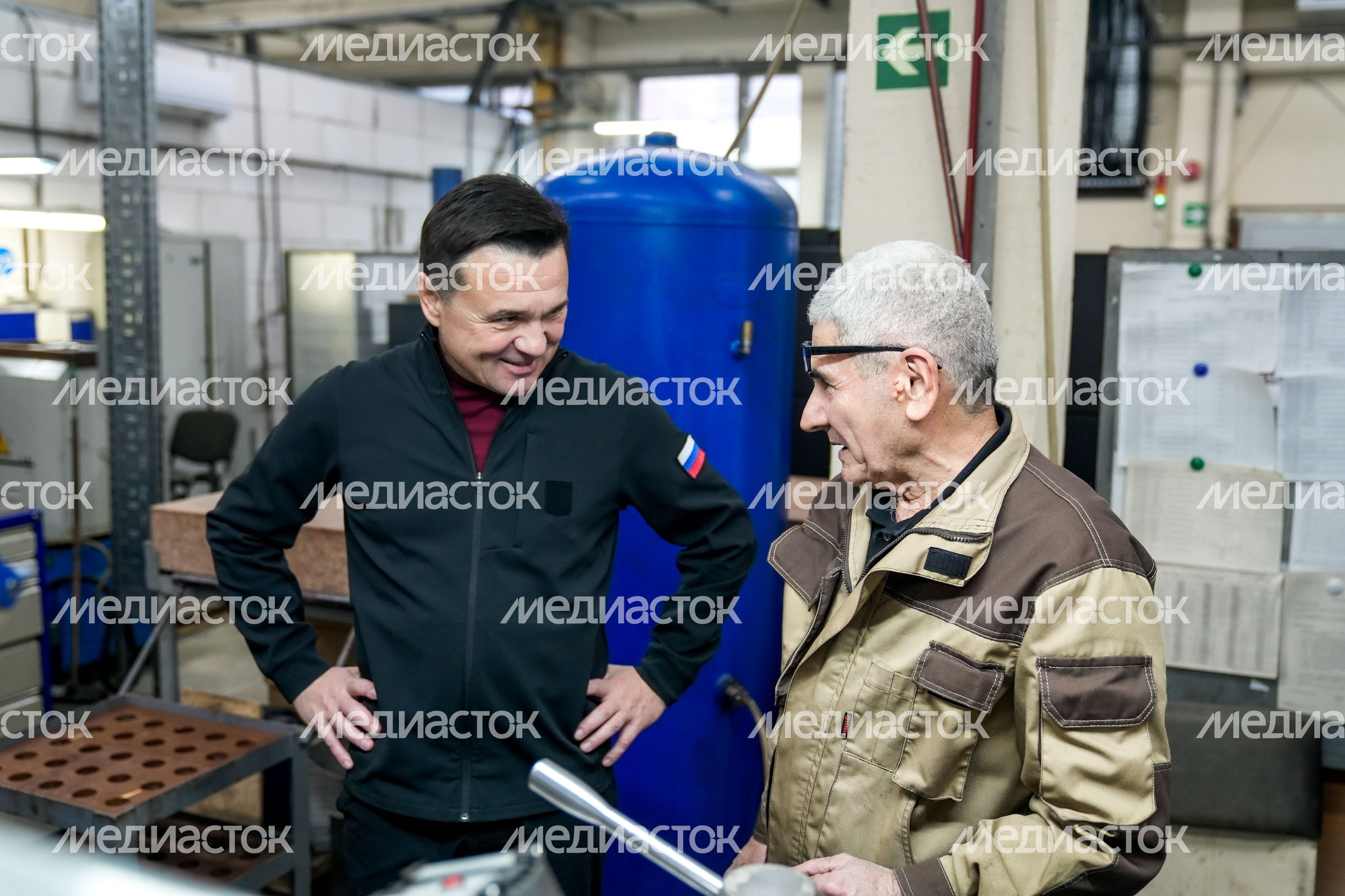 Андрей Воробьев оценил работу подмосковного оружейного завода Андрей Воробьев оценил работу подмосковного оружейного завода