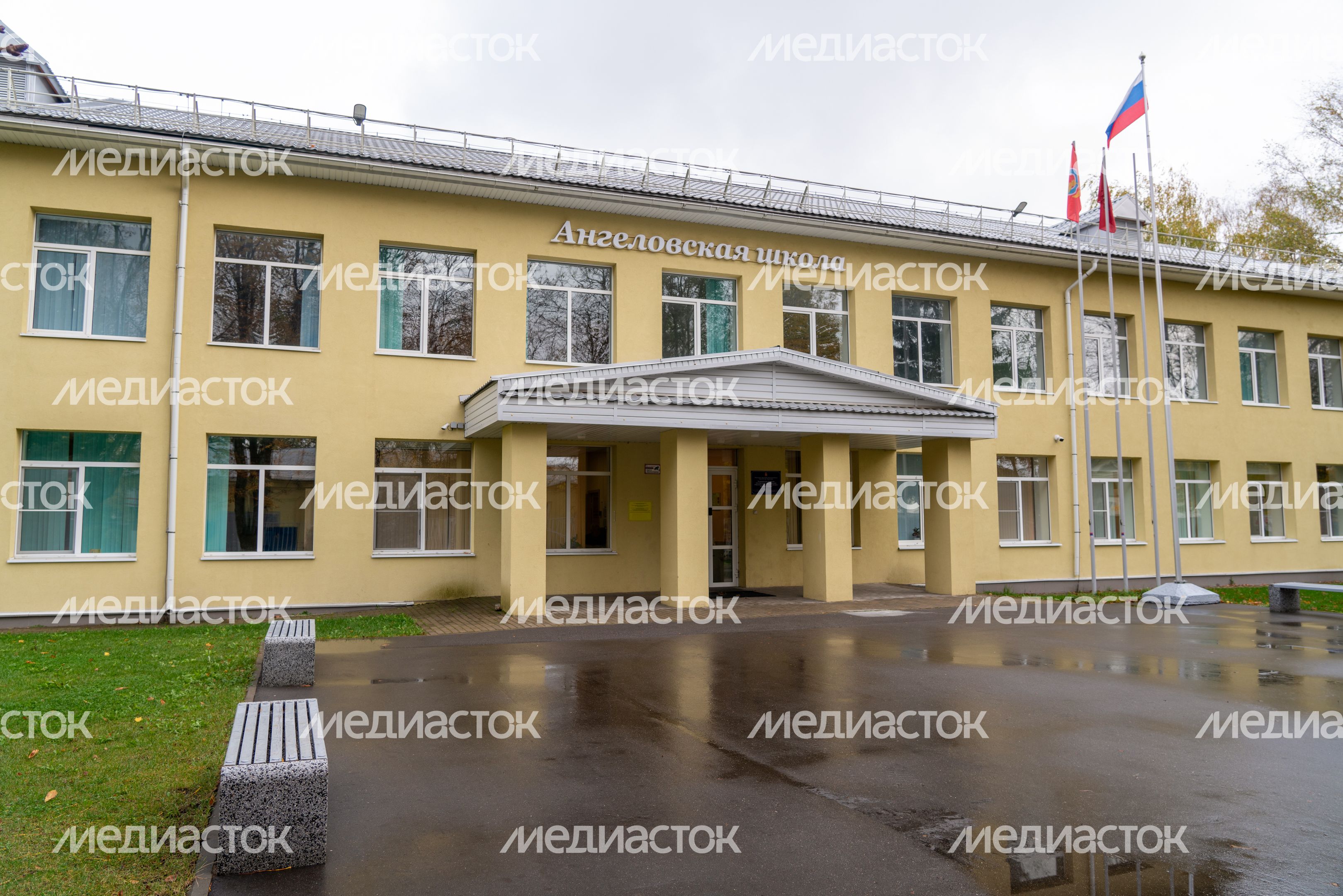 Школа образовательного центра «Созвездие» с отделением медицинской реабилитации в селе Ангелово округа Красногорск Школа образовательного центра «Созвездие» с отделением медицинской реабилитации в селе Ангелово округа Красногорск