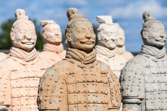 Терракотовая армия императора Цинь Шихуанди в этнопарке «Кочевник» в Сергиево-Посадском округе