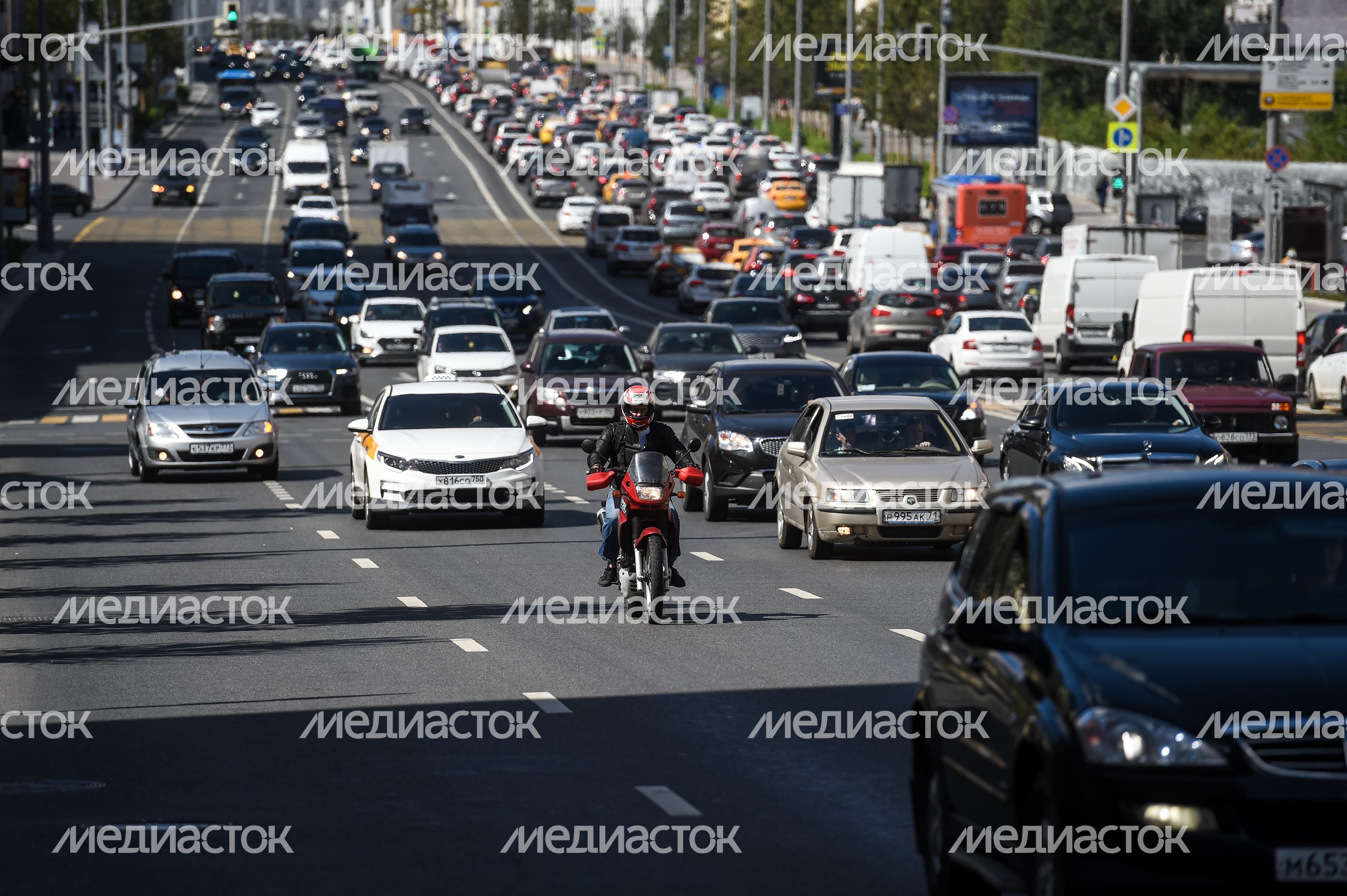 Мотоциклисты на улицах Москвы